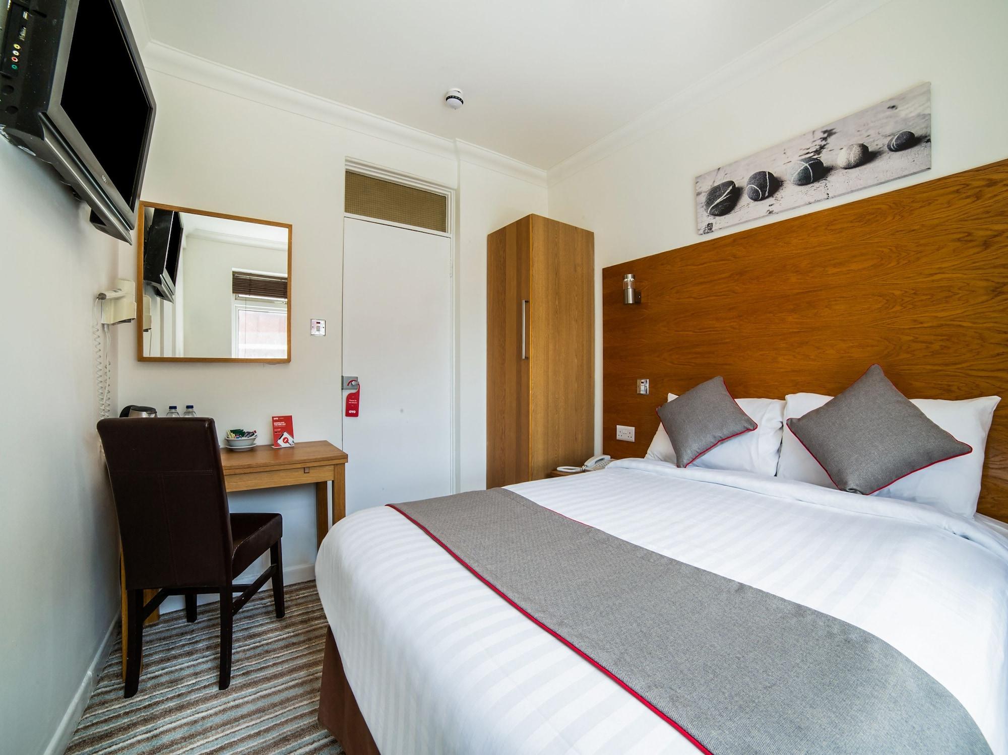 Oyo Kingsley Hotel Борнмът Екстериор снимка