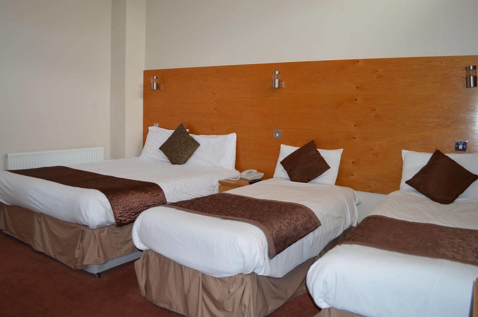 Oyo Kingsley Hotel Борнмът Екстериор снимка