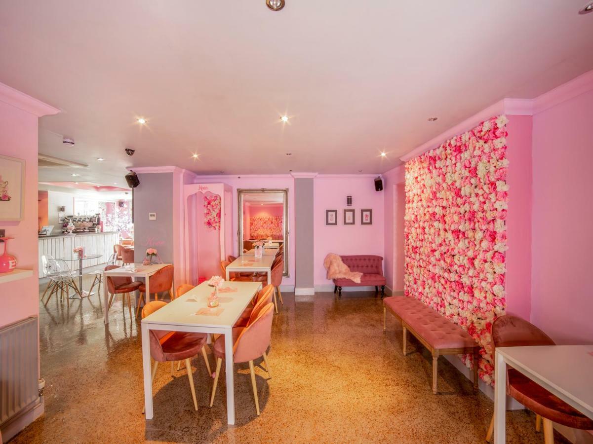 Oyo Kingsley Hotel Борнмът Екстериор снимка