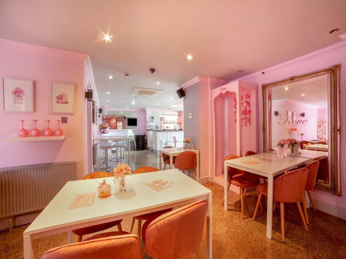 Oyo Kingsley Hotel Борнмът Екстериор снимка