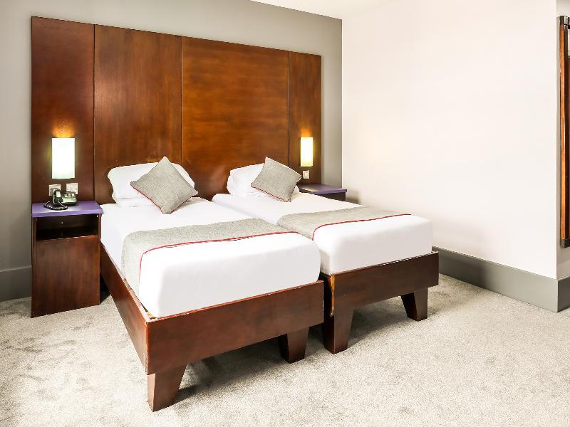 Oyo Kingsley Hotel Борнмът Екстериор снимка